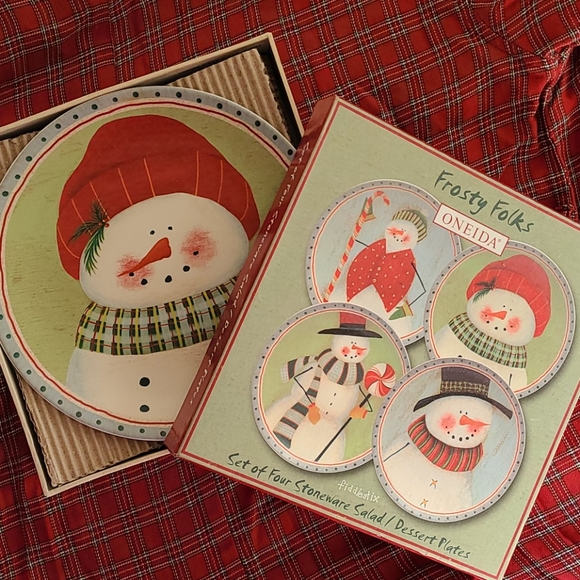 Oneida Frosty Folks Salad/Dessert Plate Box Set of 4 cute - Picture 2 of 9